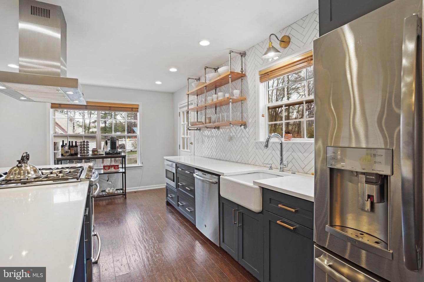 912 E Abington