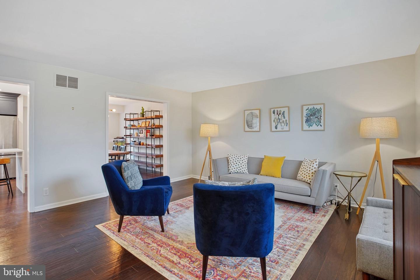 912 E Abington