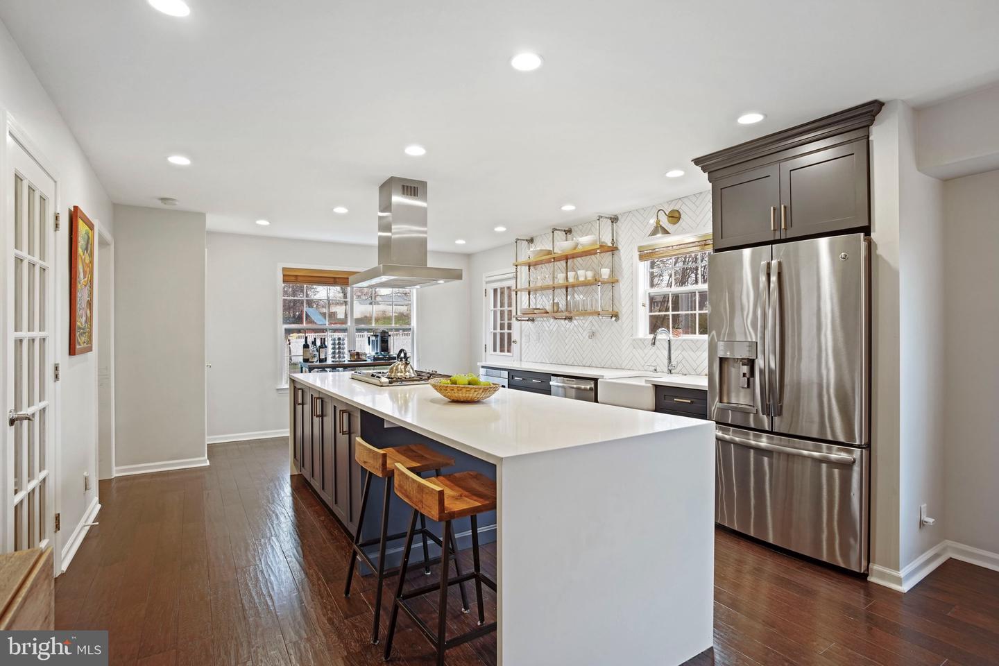 912 E Abington