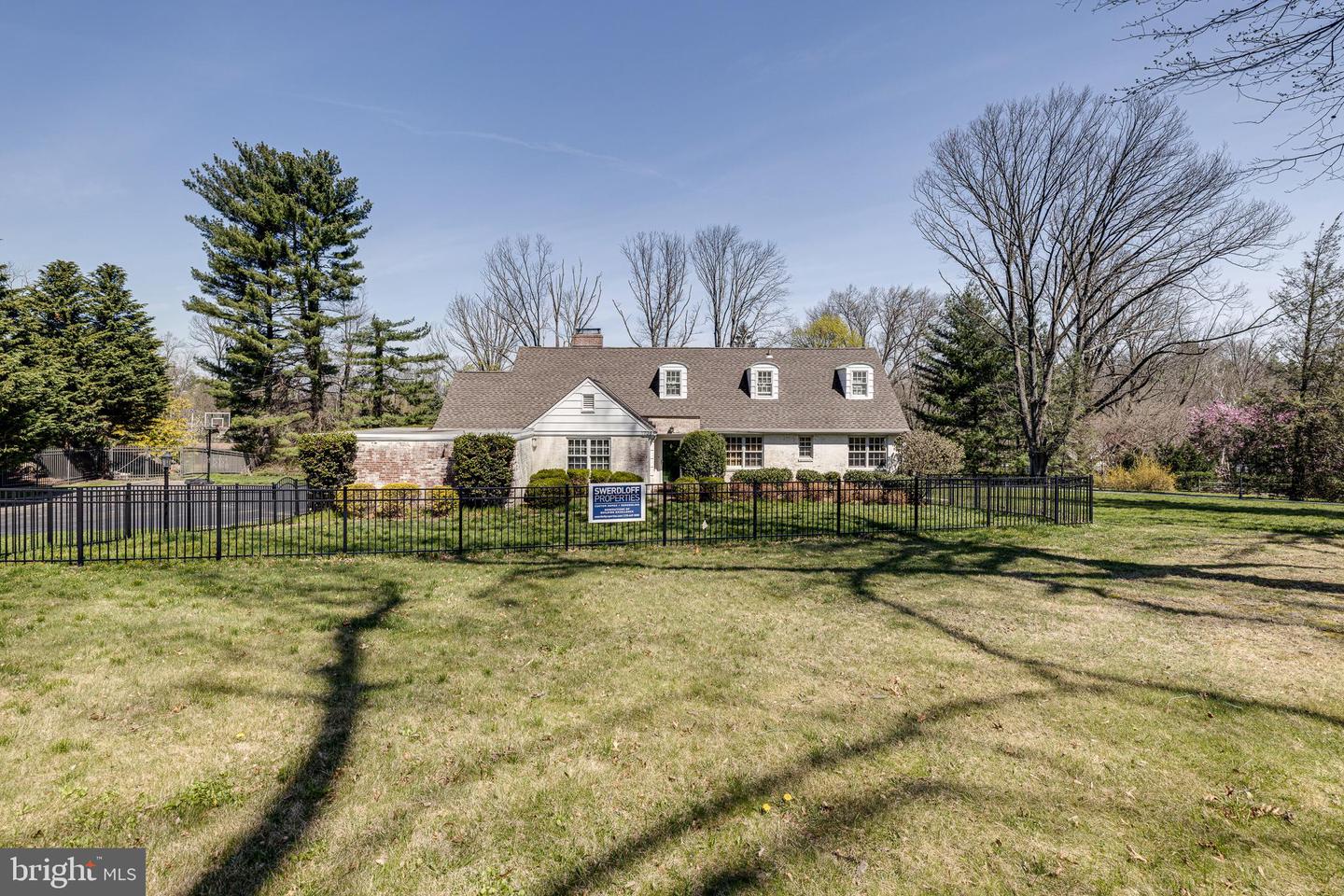 738 MOUNT MORO ROAD