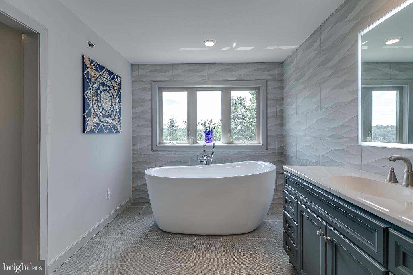 341 OVERLOOK LANE