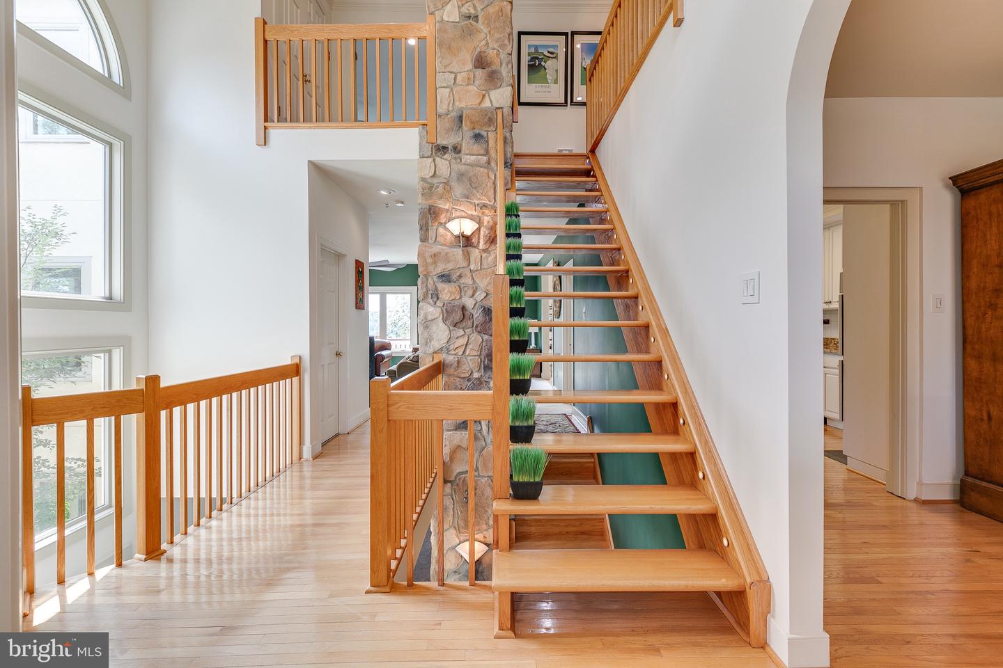 341 OVERLOOK LANE