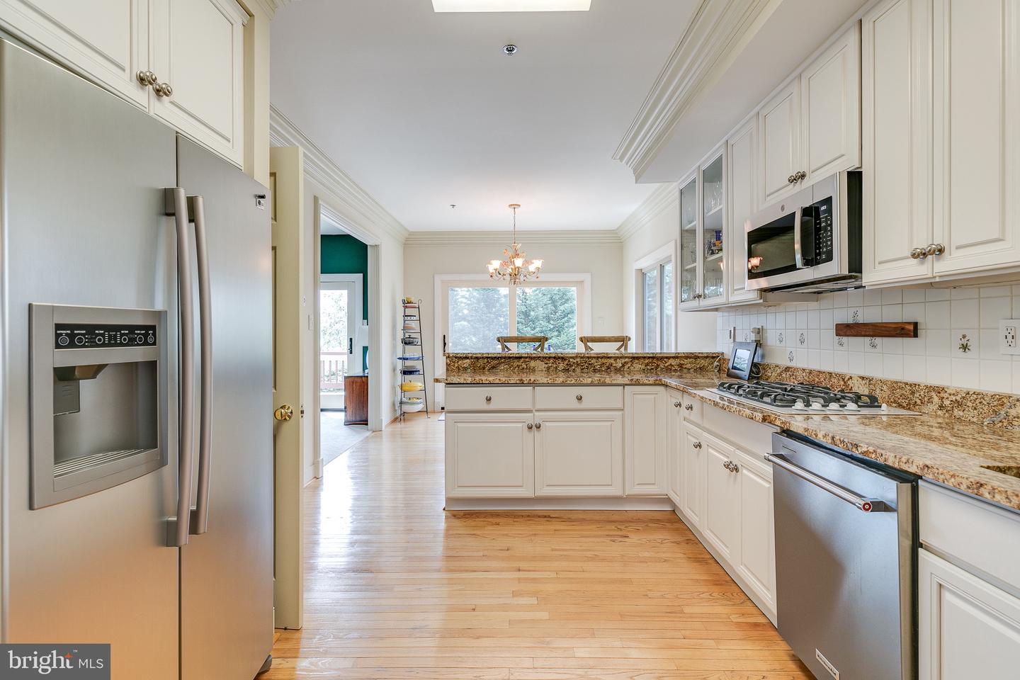 341 OVERLOOK LANE