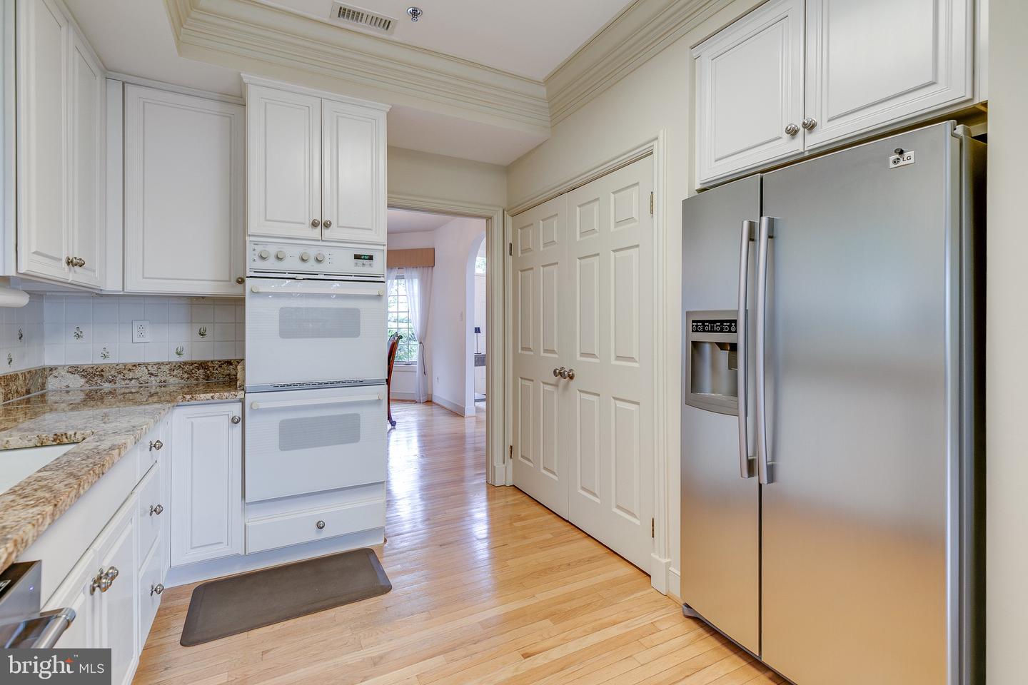 341 OVERLOOK LANE
