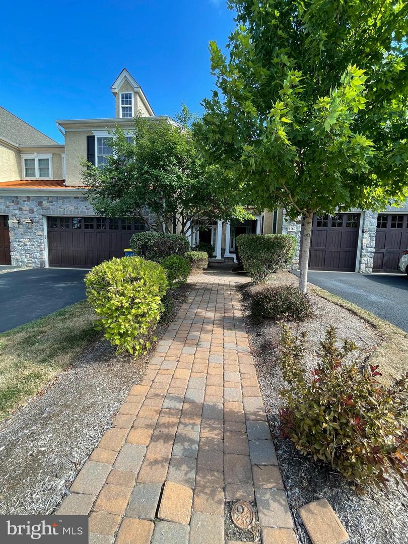 103 Carriage COURT
