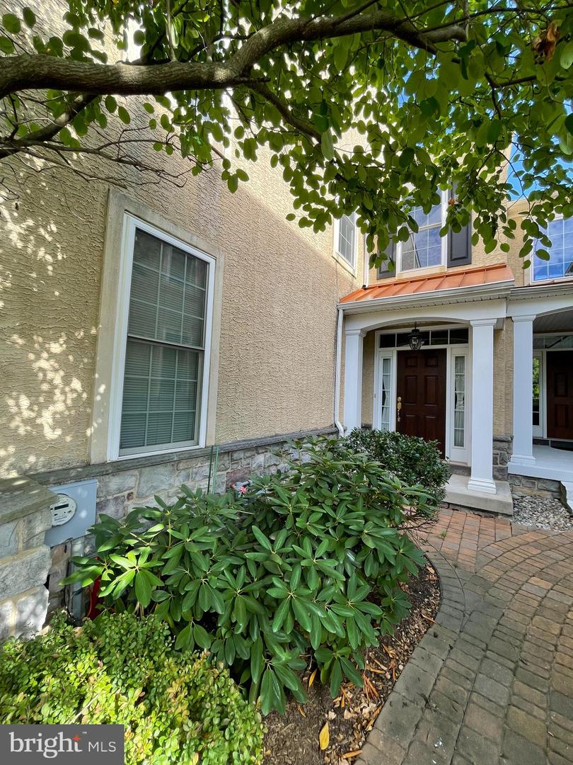 103 Carriage COURT