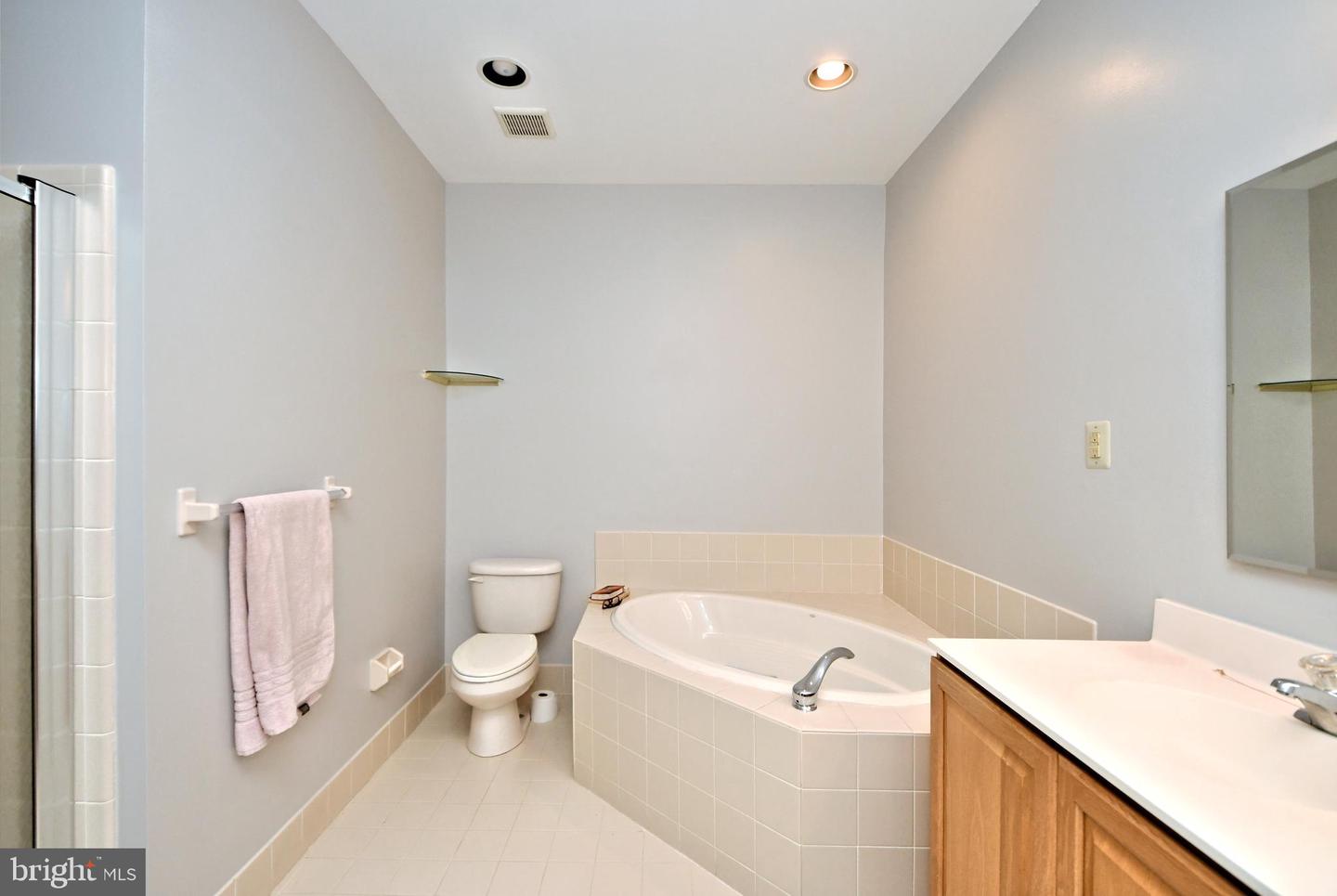 306 W Kennedy ROAD Unit: 175