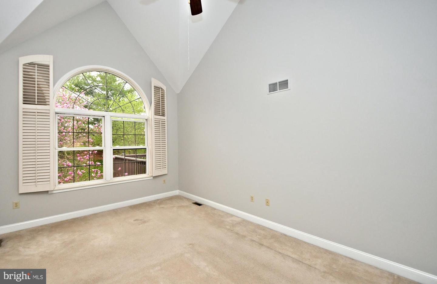306 W Kennedy ROAD Unit: 175