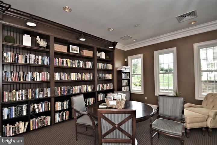 306 W Kennedy ROAD Unit: 175