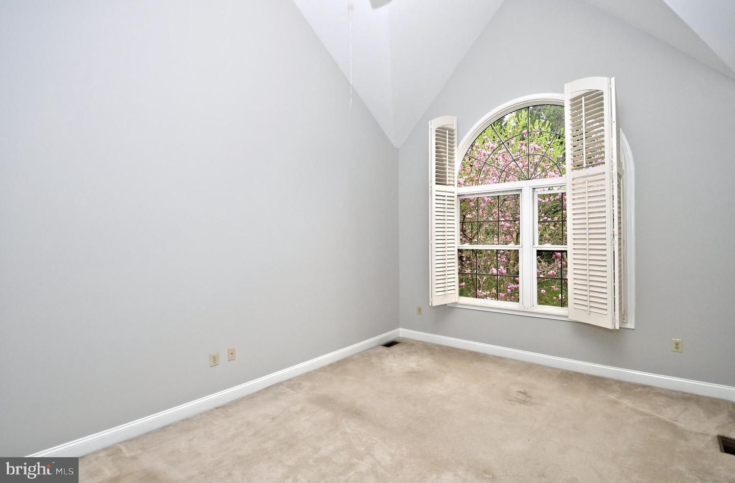 306 W Kennedy ROAD Unit: 175