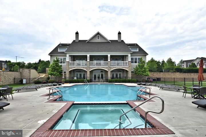 306 W Kennedy ROAD Unit: 175