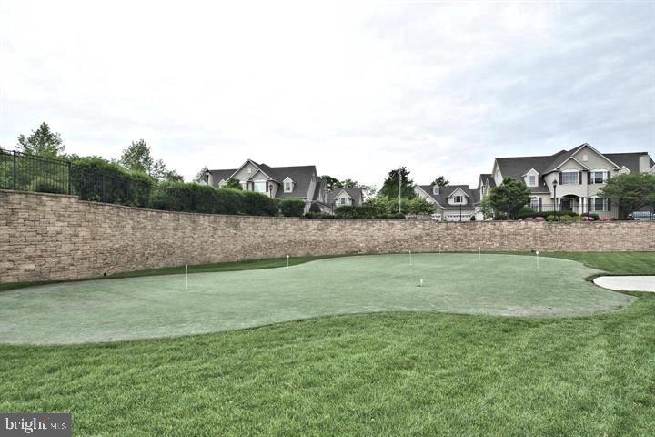 306 W Kennedy ROAD Unit: 175