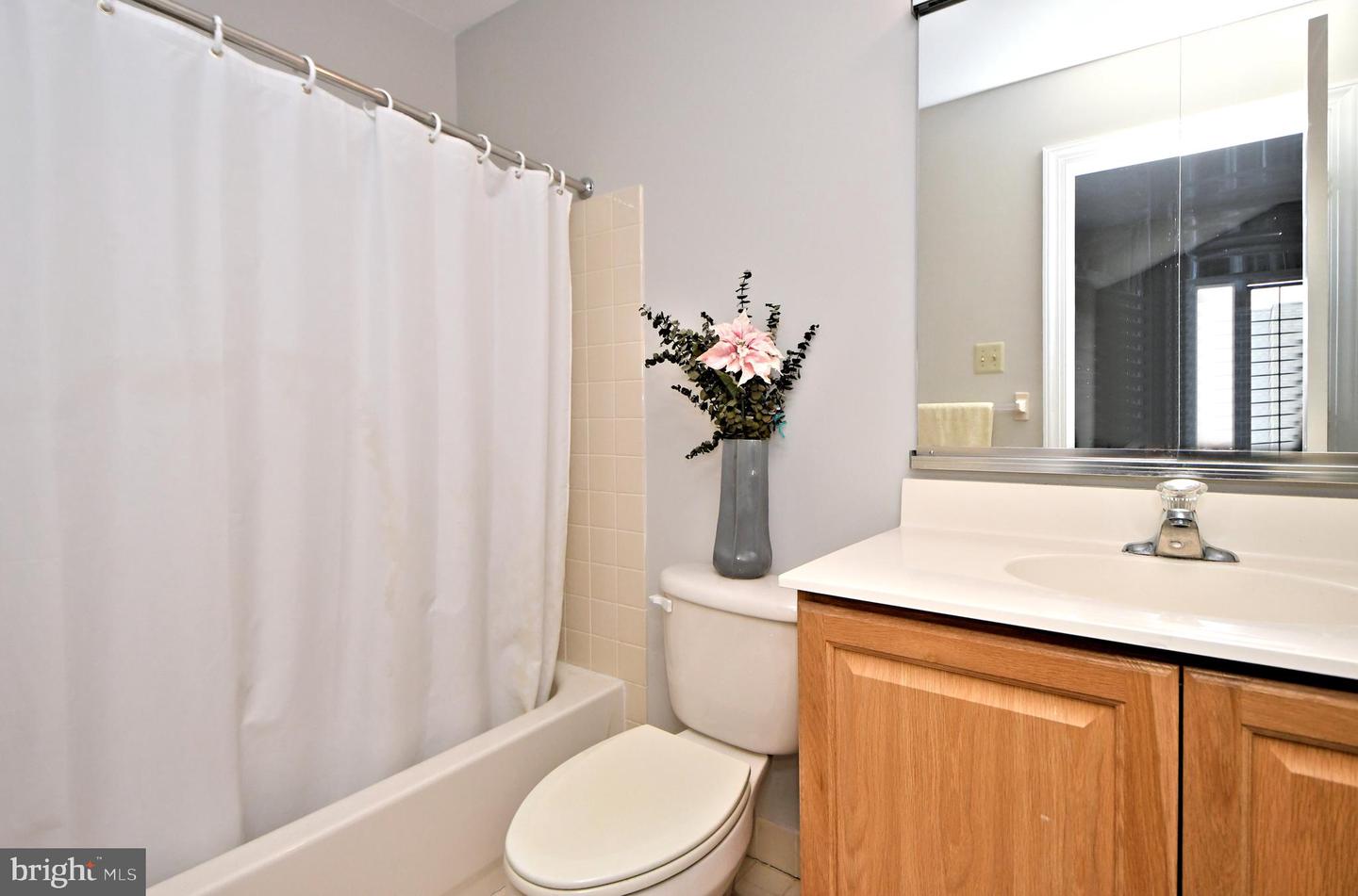 306 W Kennedy ROAD Unit: 175
