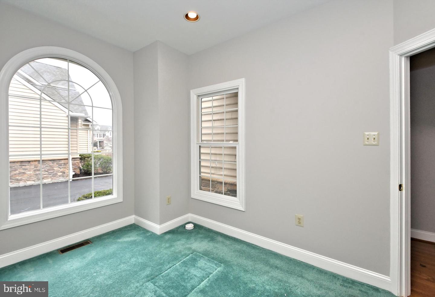 306 W Kennedy ROAD Unit: 175