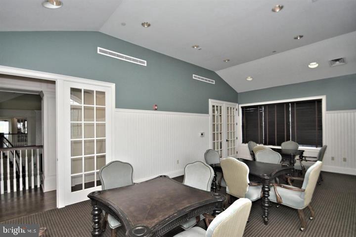 306 W Kennedy ROAD Unit: 175