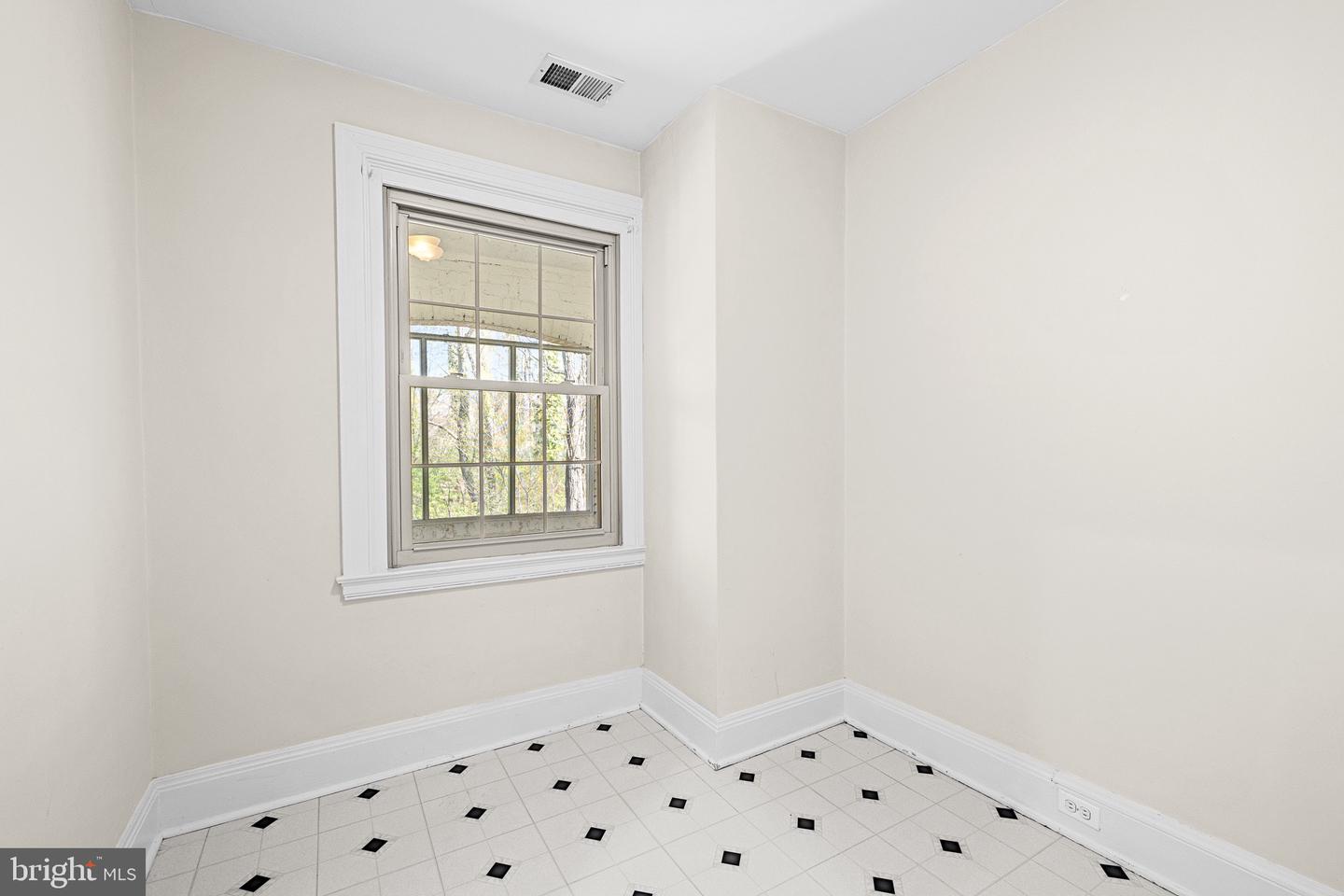 212 IDRIS ROAD Unit: I-3