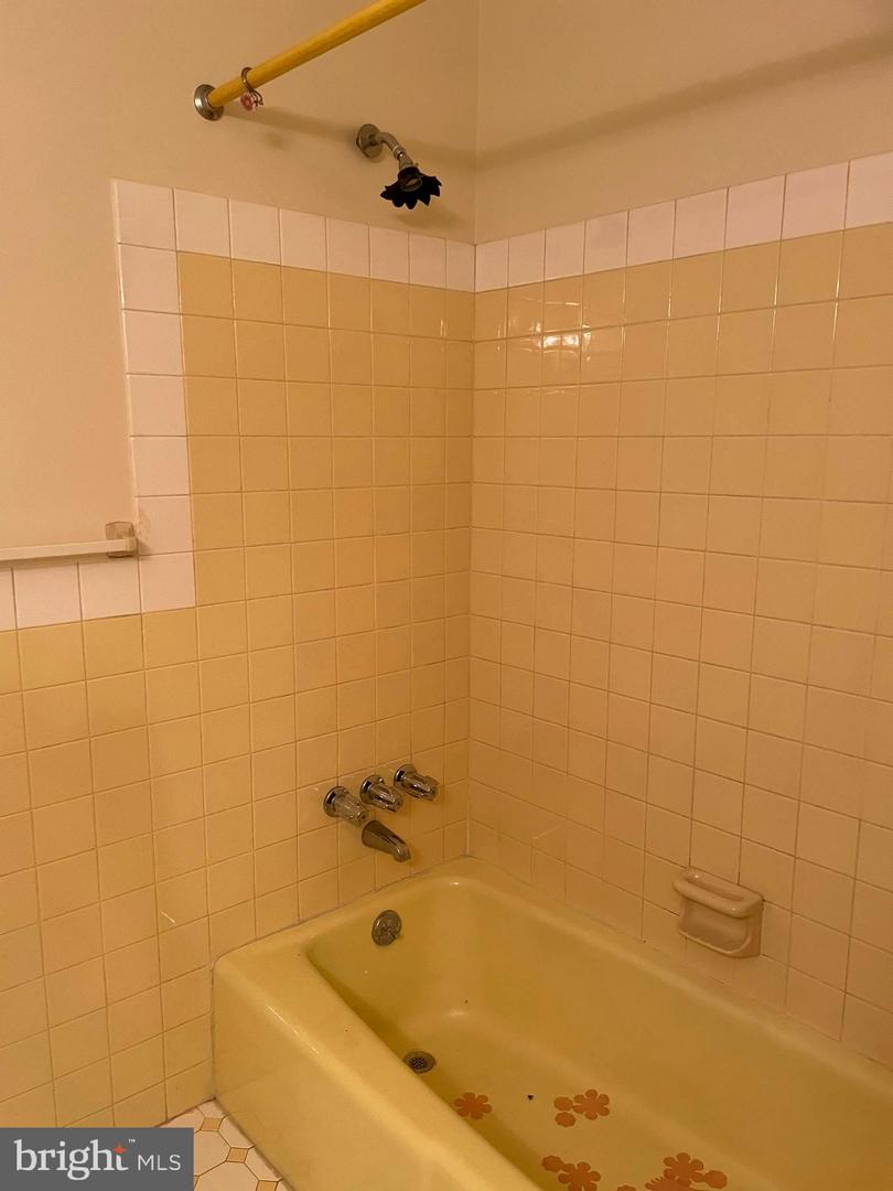3843 Warfield DRIVE