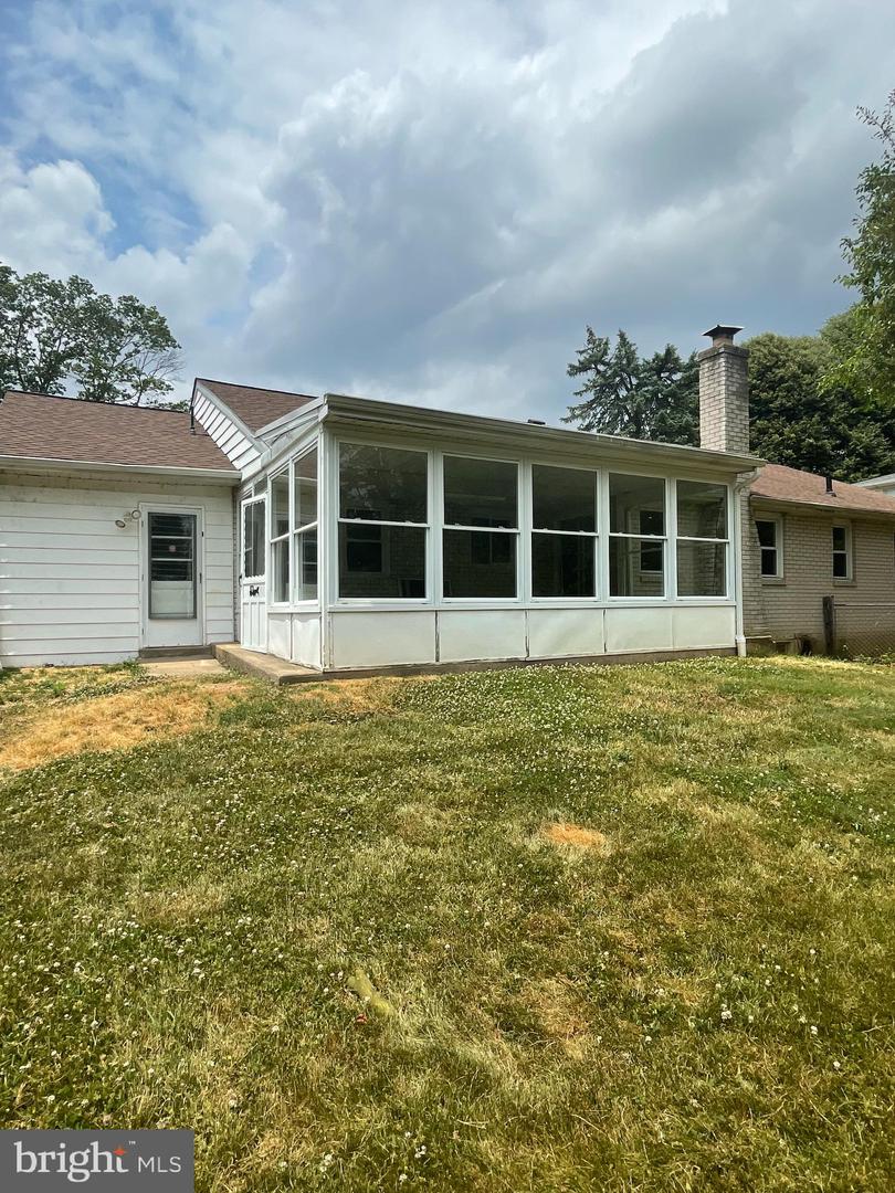 3843 Warfield DRIVE