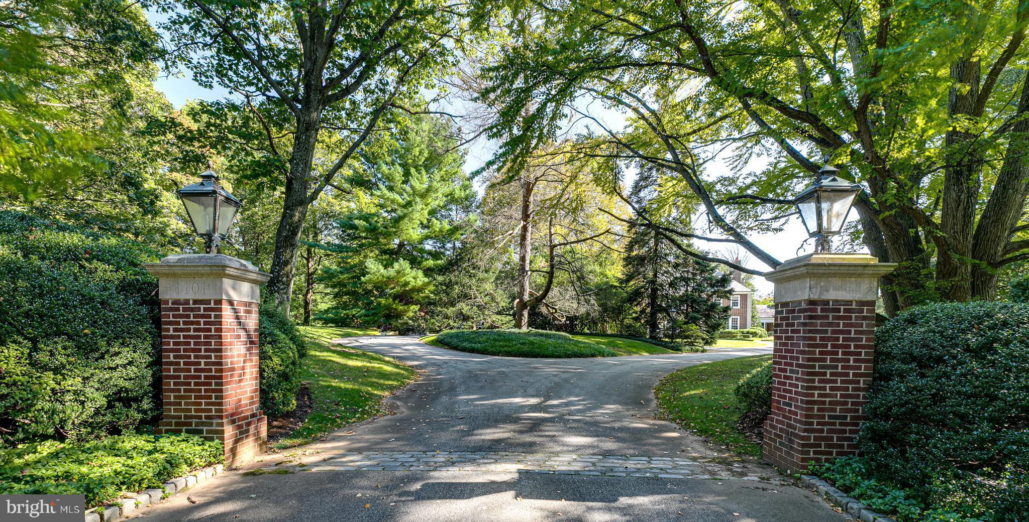 1101 LAFAYETTE ROAD