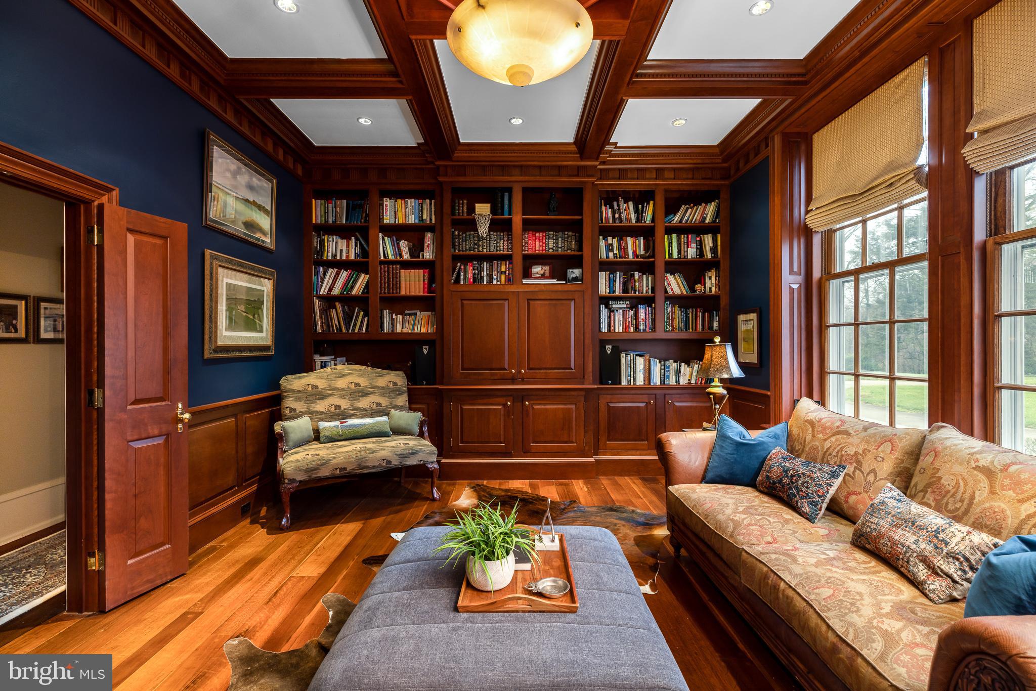 1101 LAFAYETTE ROAD