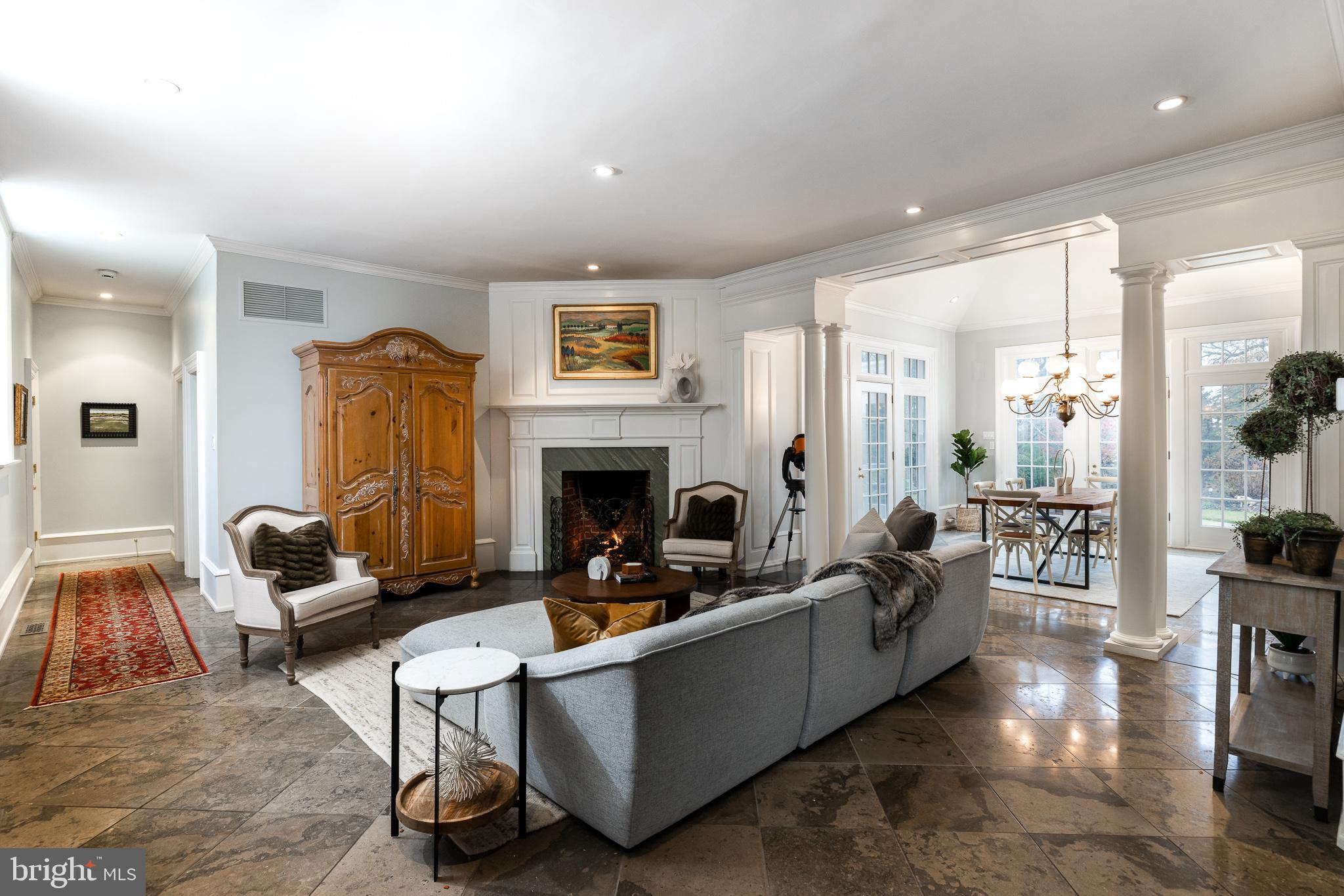 1101 LAFAYETTE ROAD