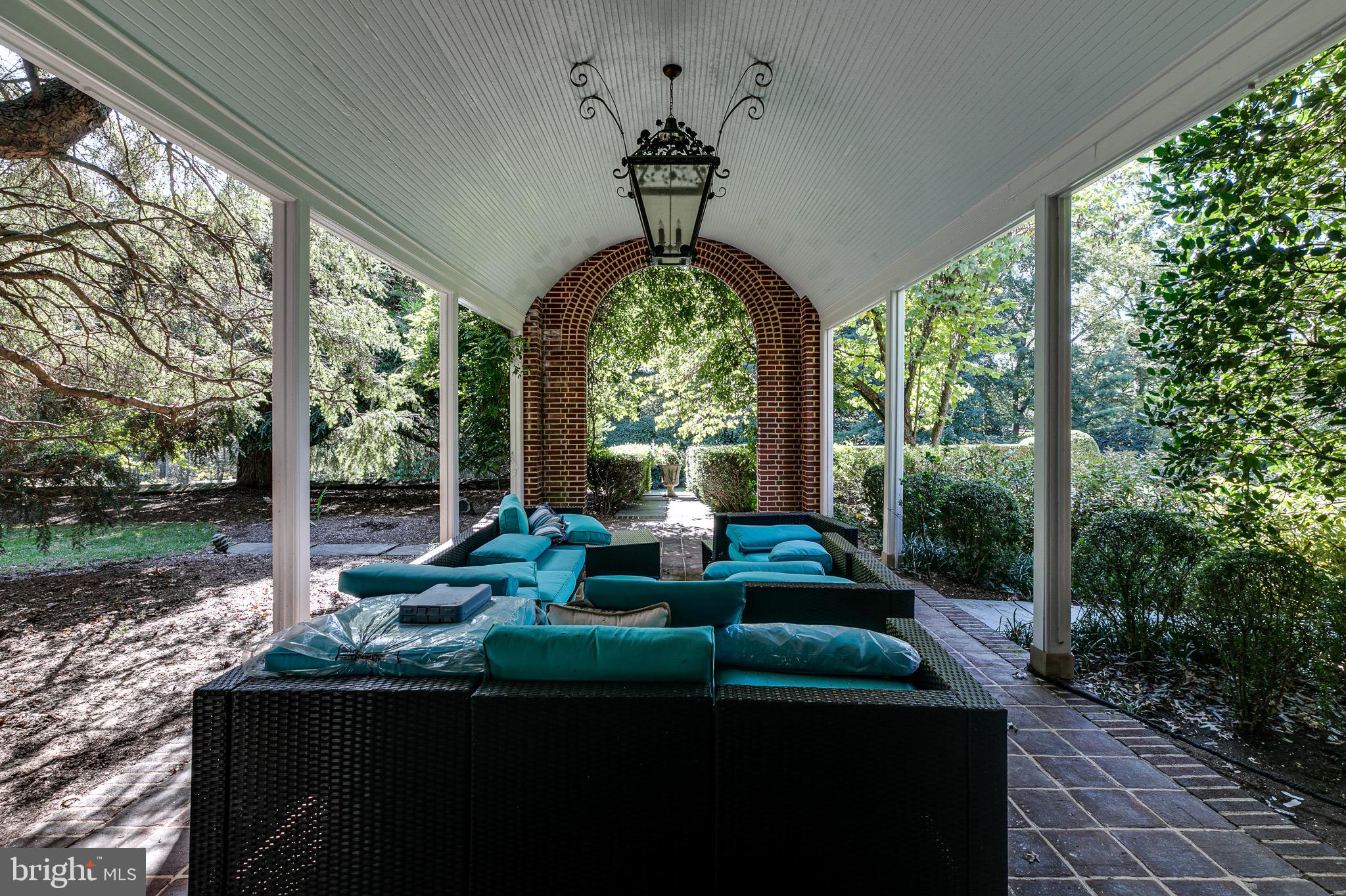 1101 LAFAYETTE ROAD