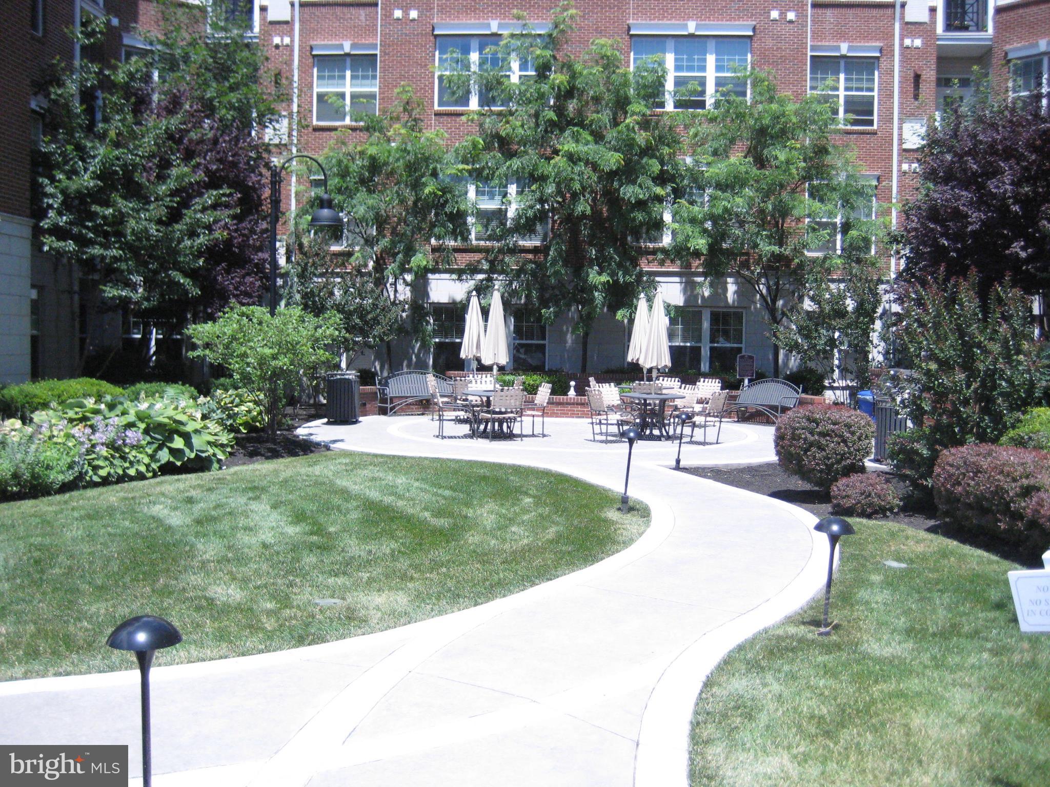 350 W Elm St W #3307