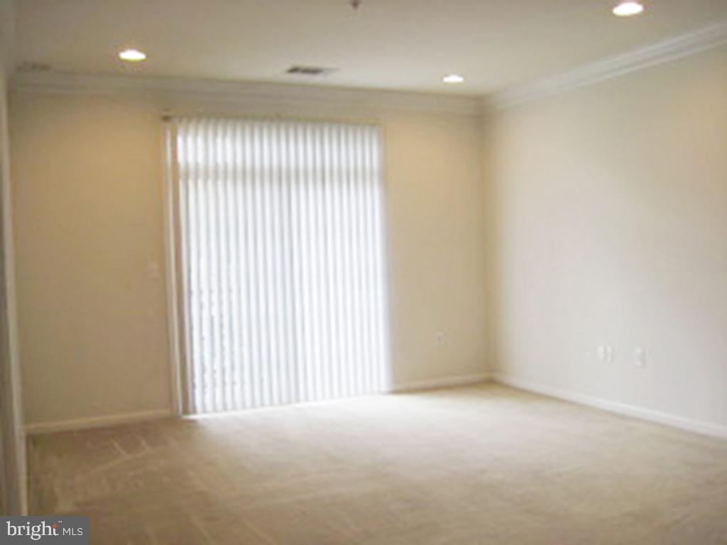 350 W Elm St W #3307