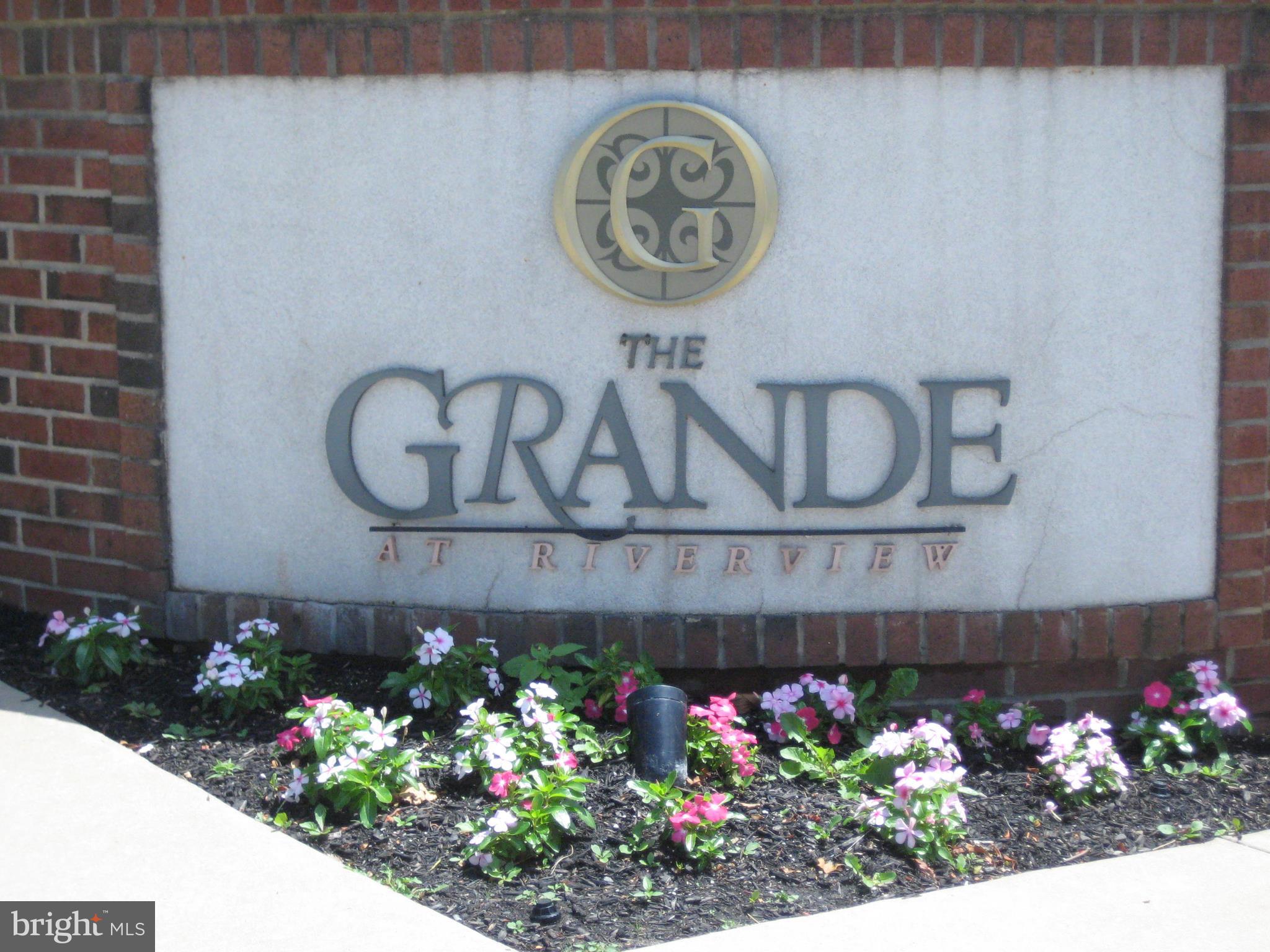 350 W Elm St W #3307