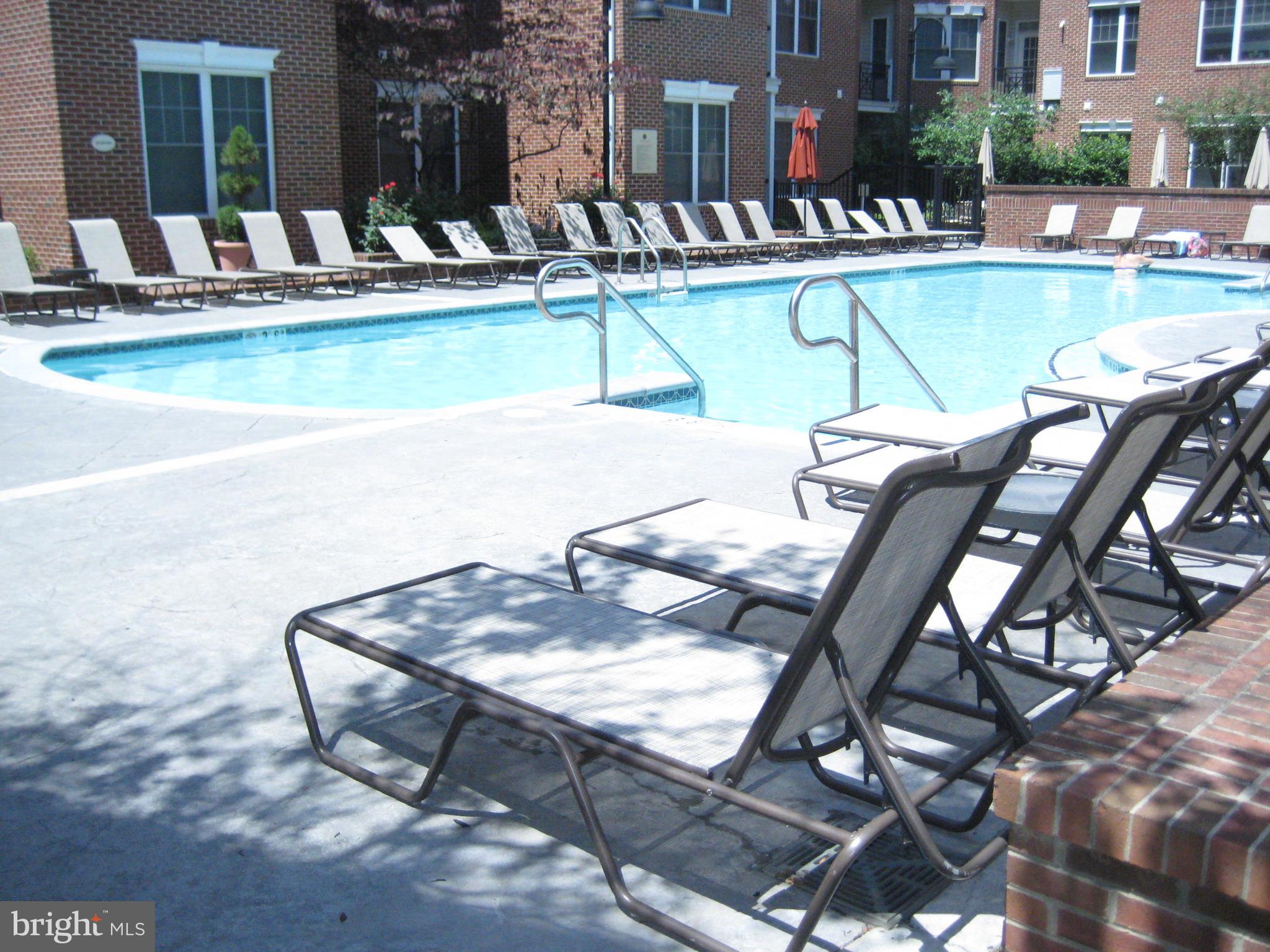 350 W Elm St W #3307