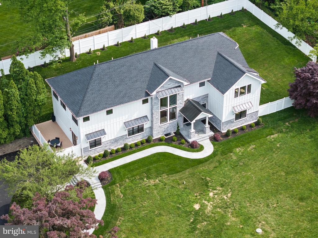 761 MOUNT MORO RD