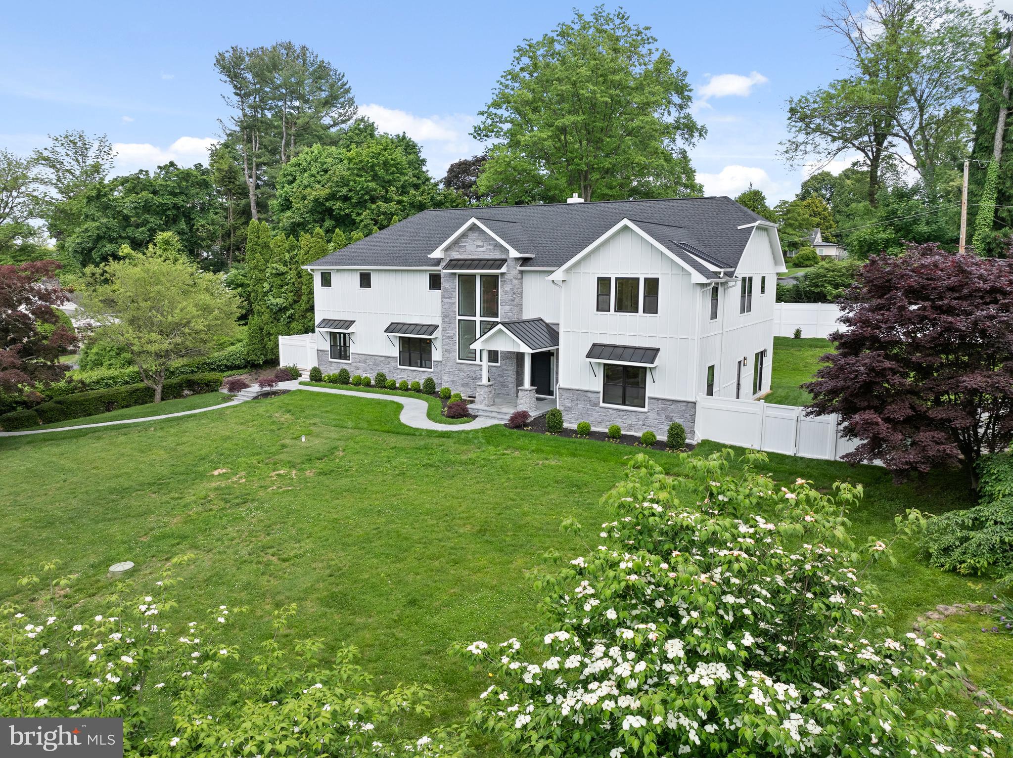 761 MOUNT MORO RD