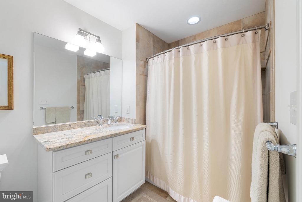 115 E Montgomery Ave #2-B