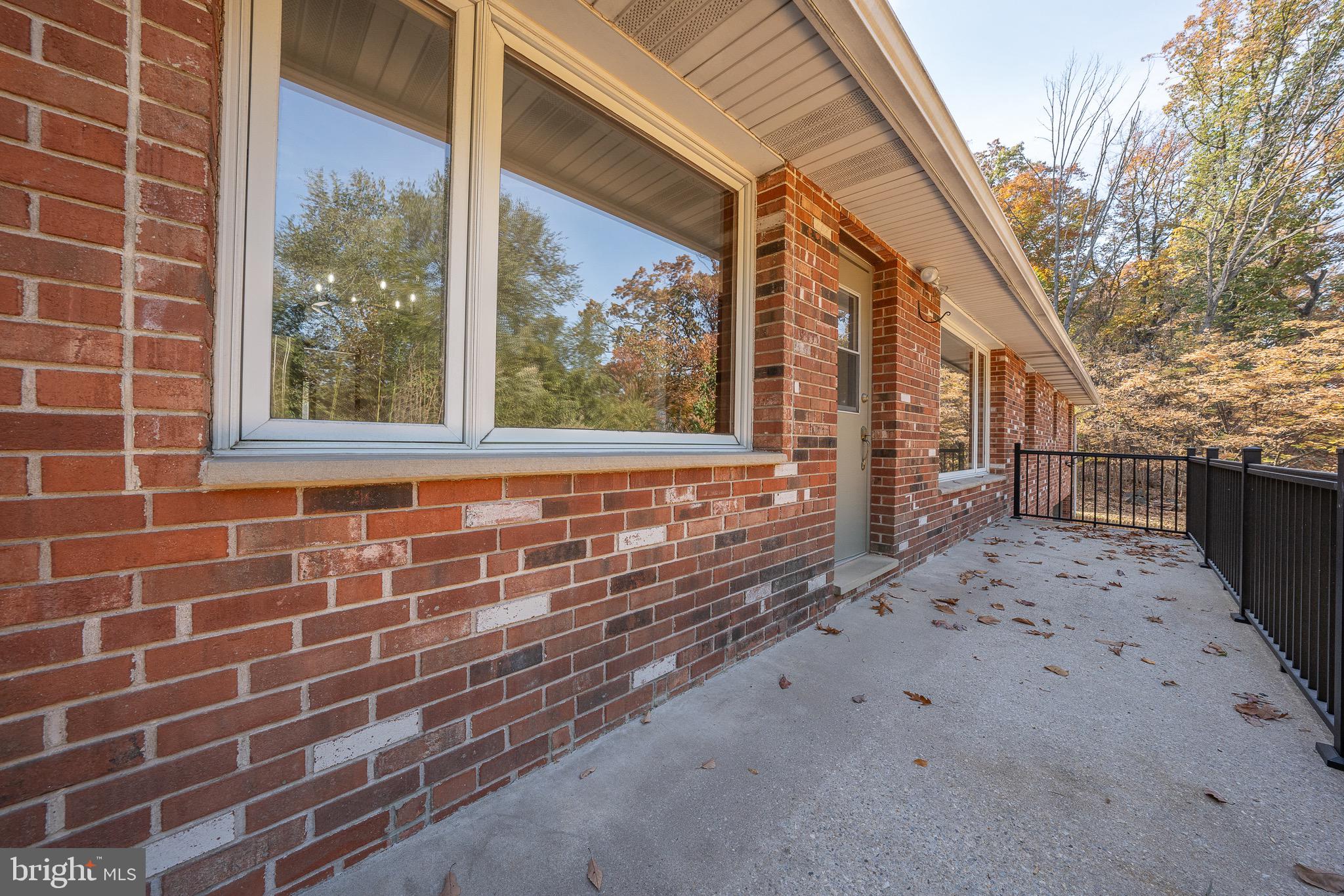 174 HUGHES RD