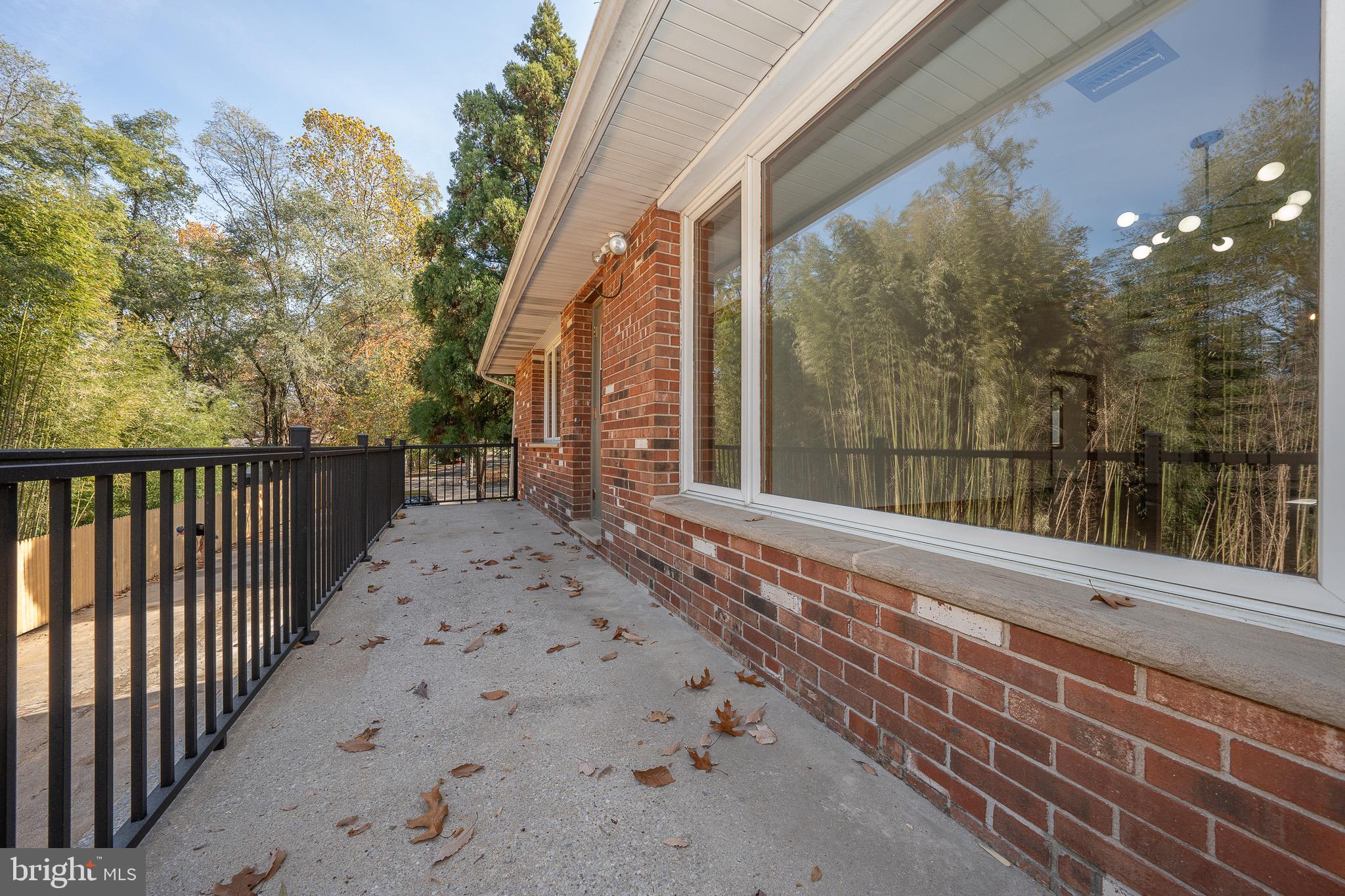 174 HUGHES RD