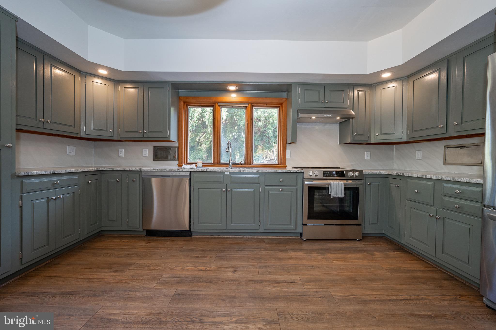 174 HUGHES RD