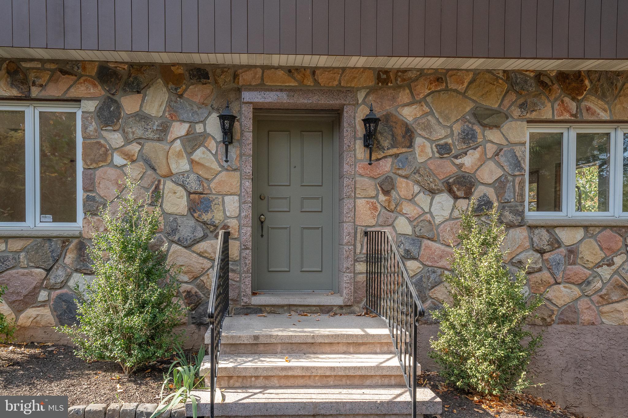 174 HUGHES RD