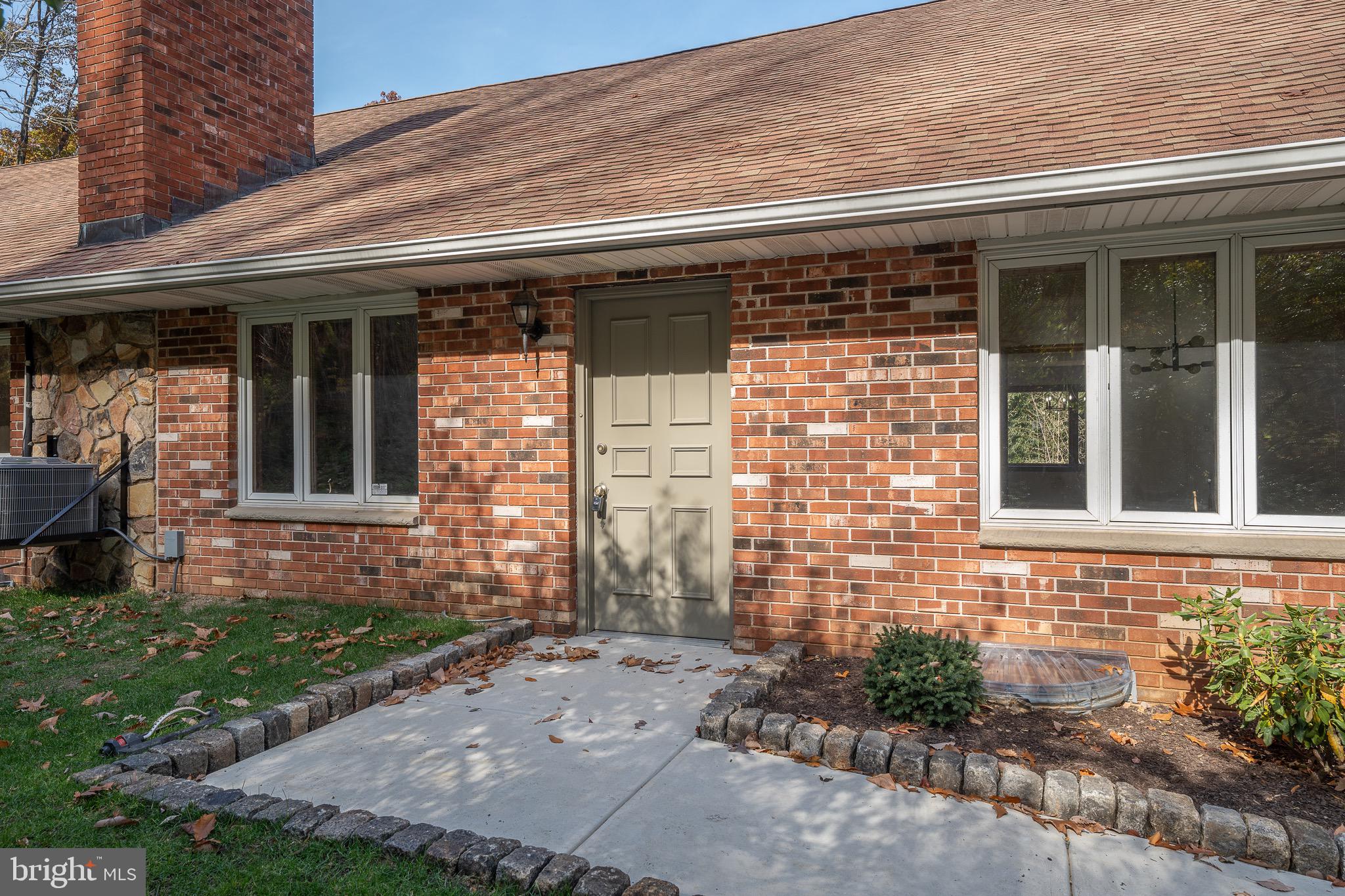 174 HUGHES RD