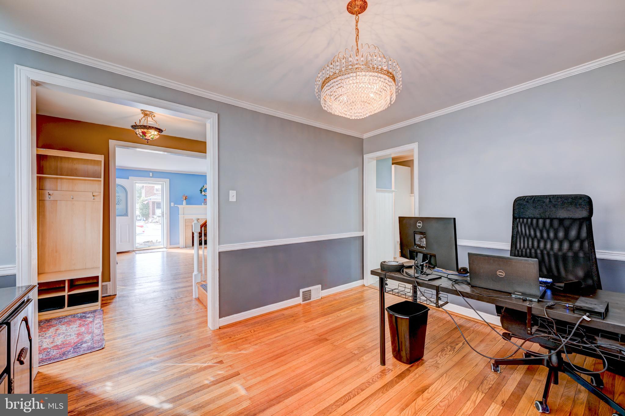 2075 Maplewood Ave