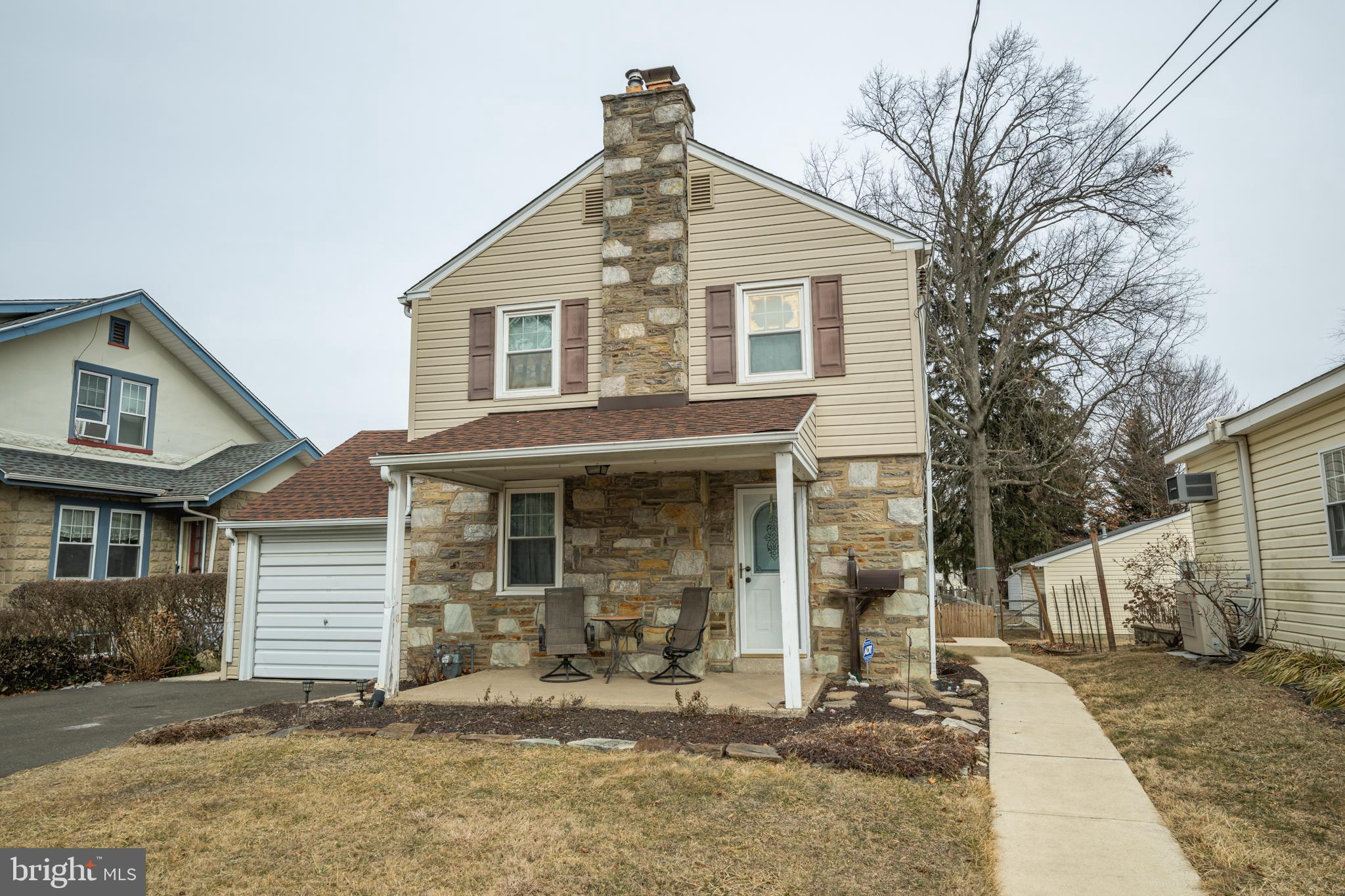2075 Maplewood Ave