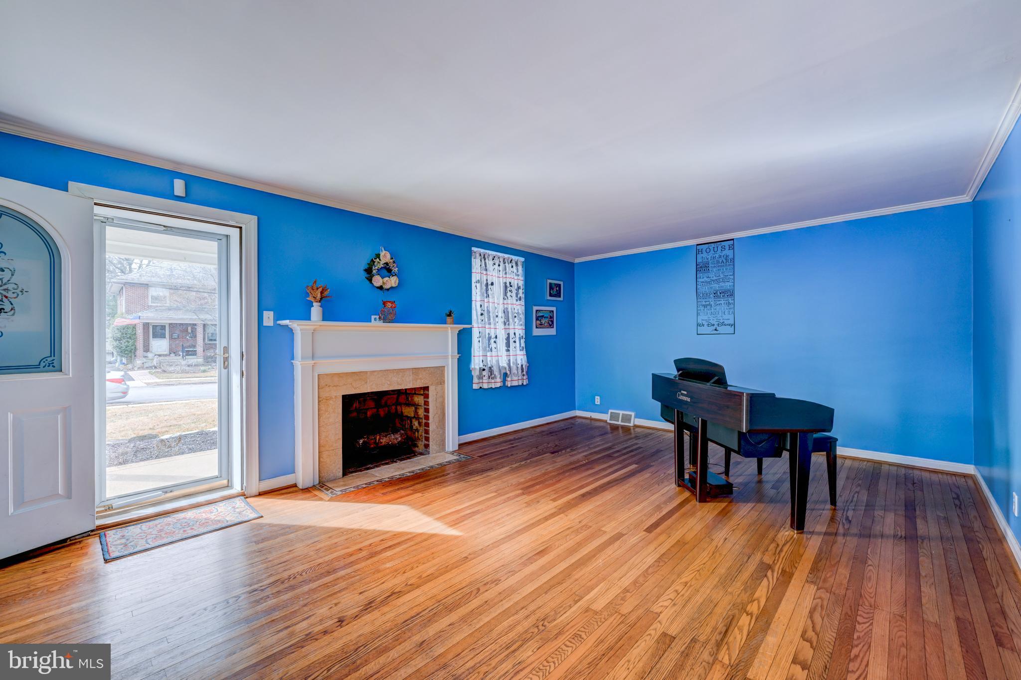 2075 Maplewood Ave