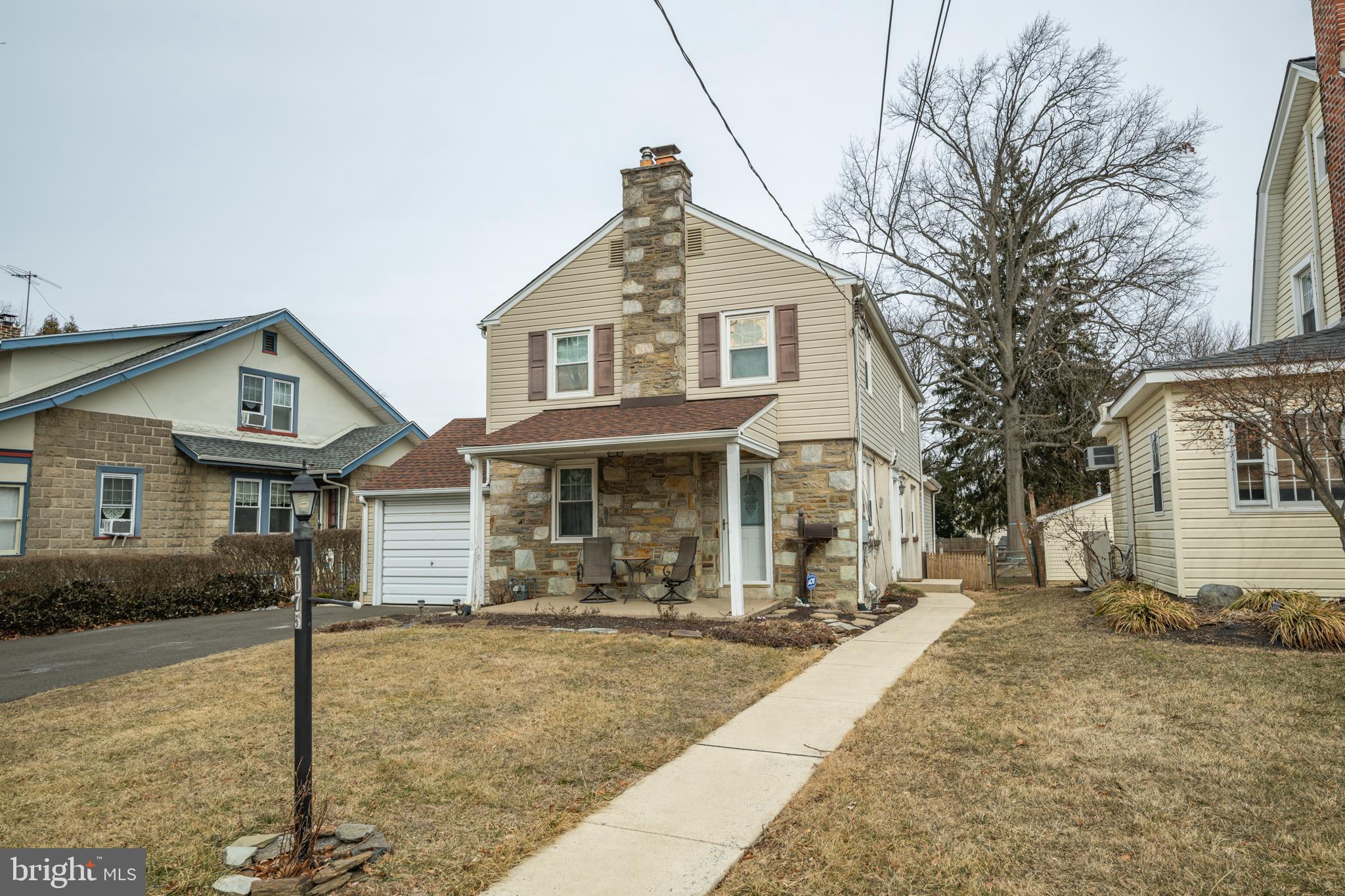 2075 Maplewood Ave