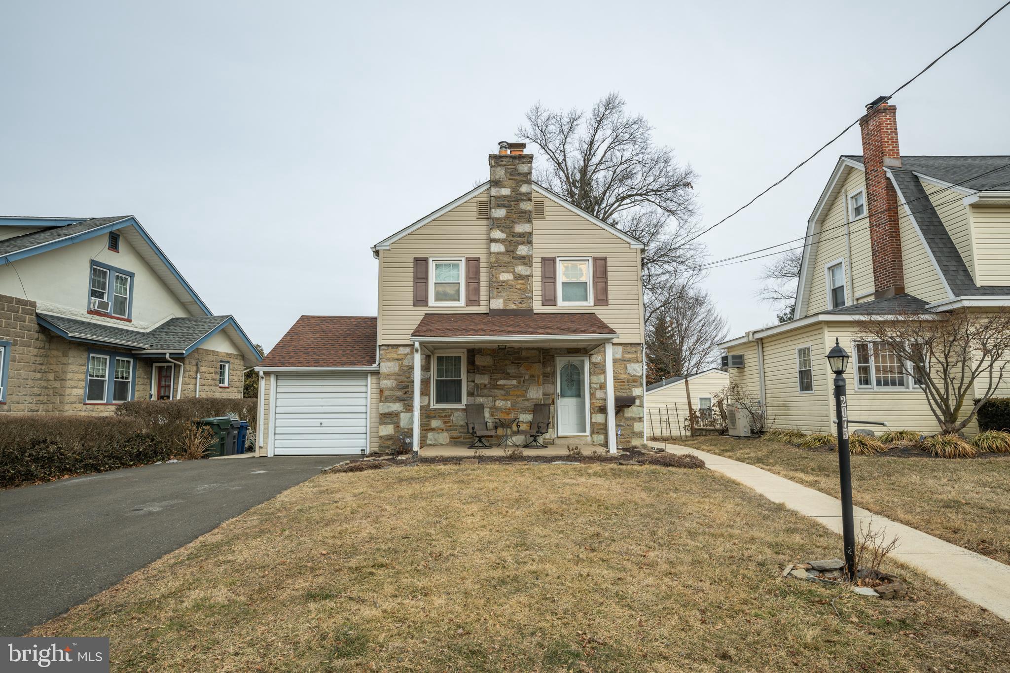 2075 Maplewood Ave