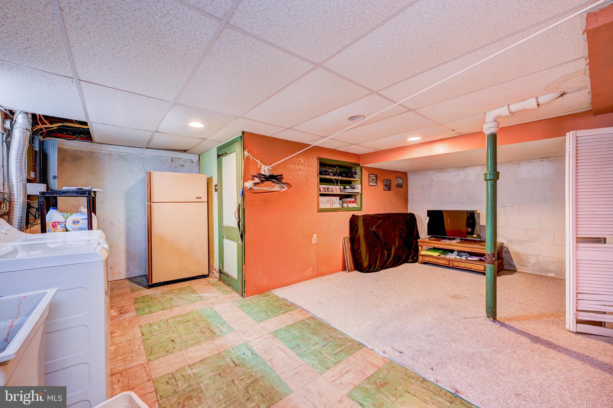 2075 Maplewood Ave