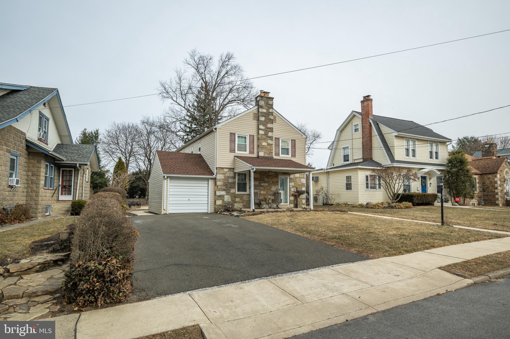 2075 Maplewood Ave