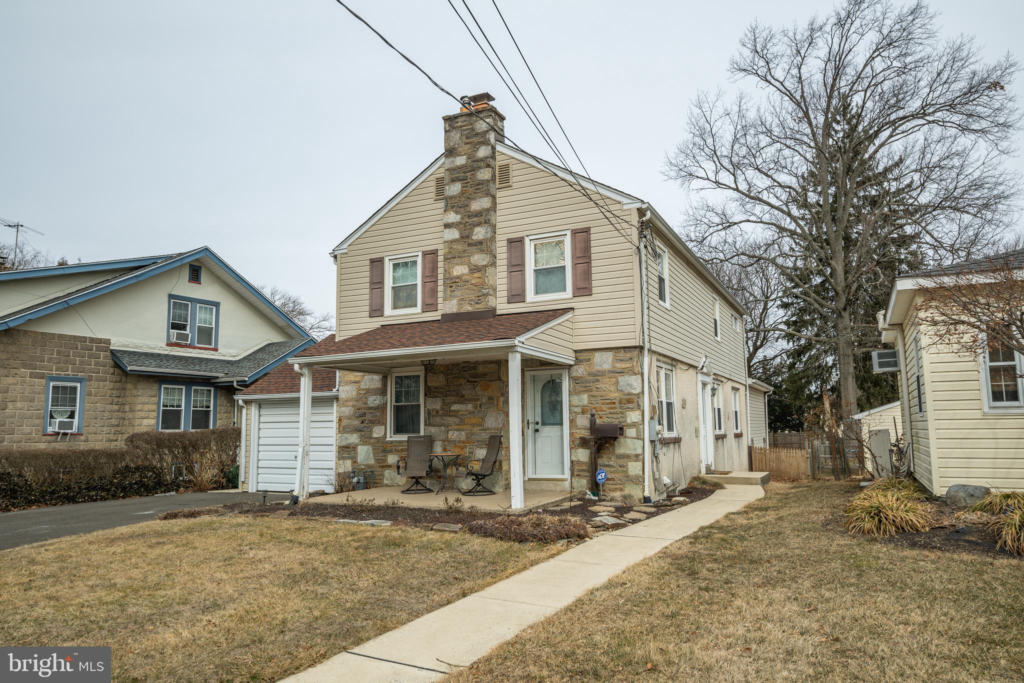 2075 Maplewood Ave