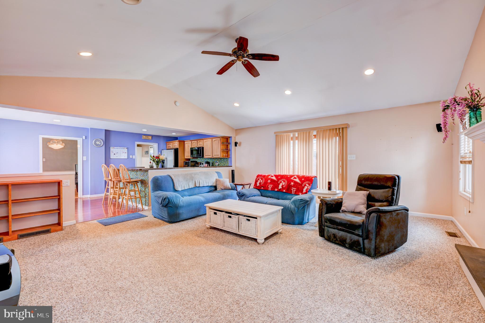 2075 Maplewood Ave