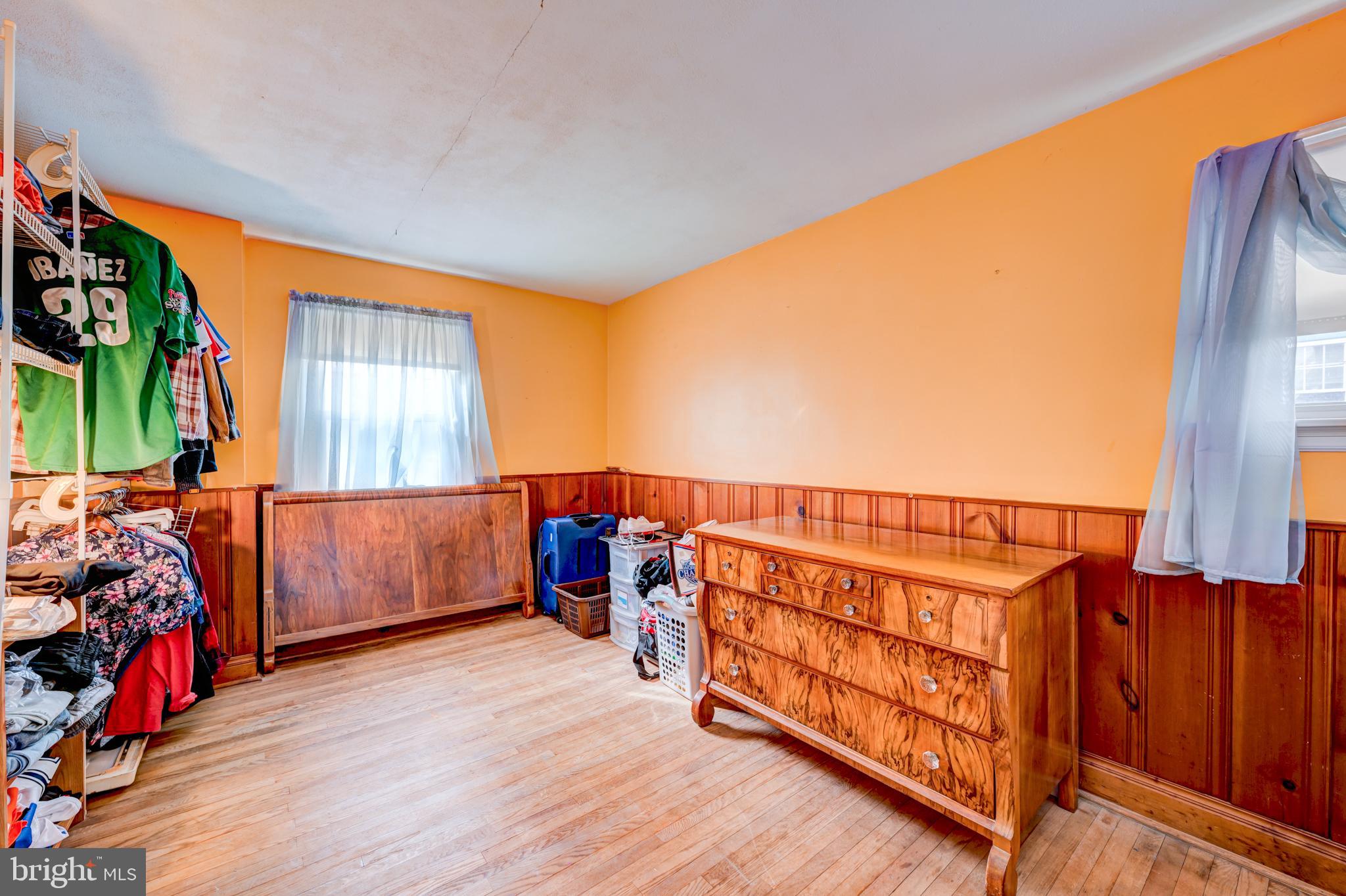 2075 Maplewood Ave