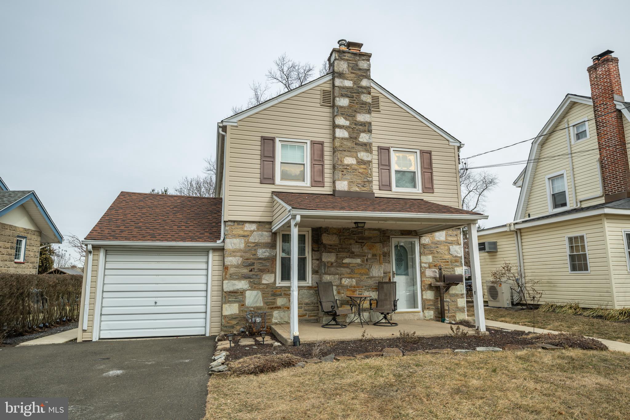 2075 Maplewood Ave