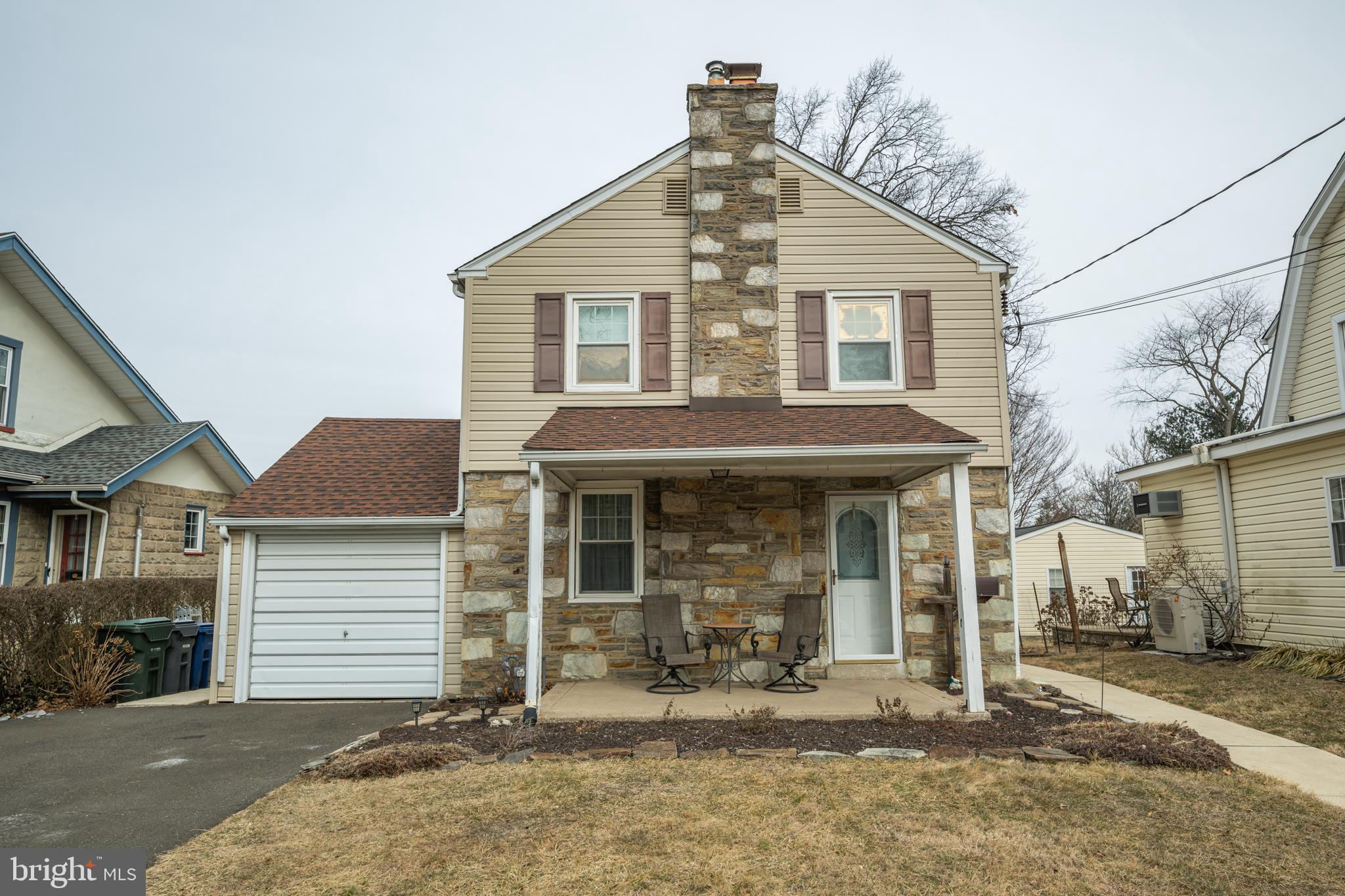 2075 Maplewood Ave